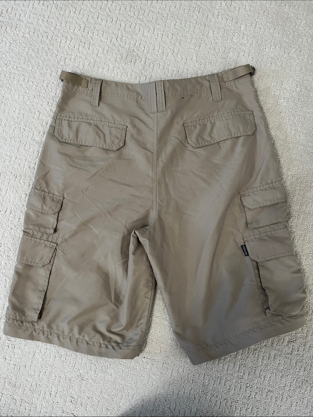Nevada Men’s Cargo Shorts Sz 34/33 Tan Khaki Pockets Adjustable Baggy Y2K Camp - Picture 7 of 7